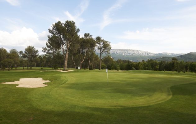 Play golf in Provence, south of France
