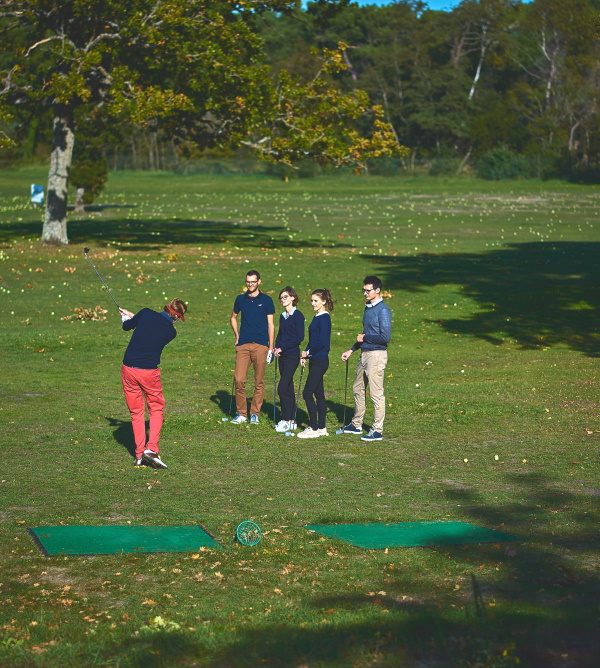 Cours et leçons de golf individuels ou collectifs adultes Golf Sainte Baume à Nans les Pins 