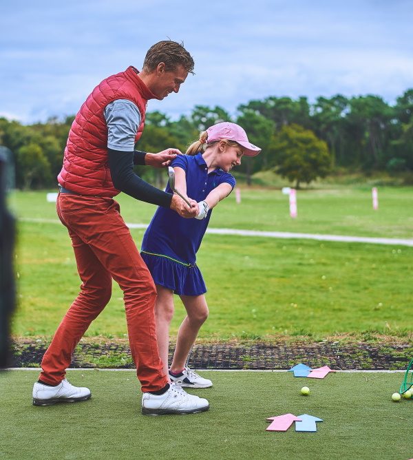 Cours et leçons de golf individuels enfants Golf Sainte Baume à Nans les Pins