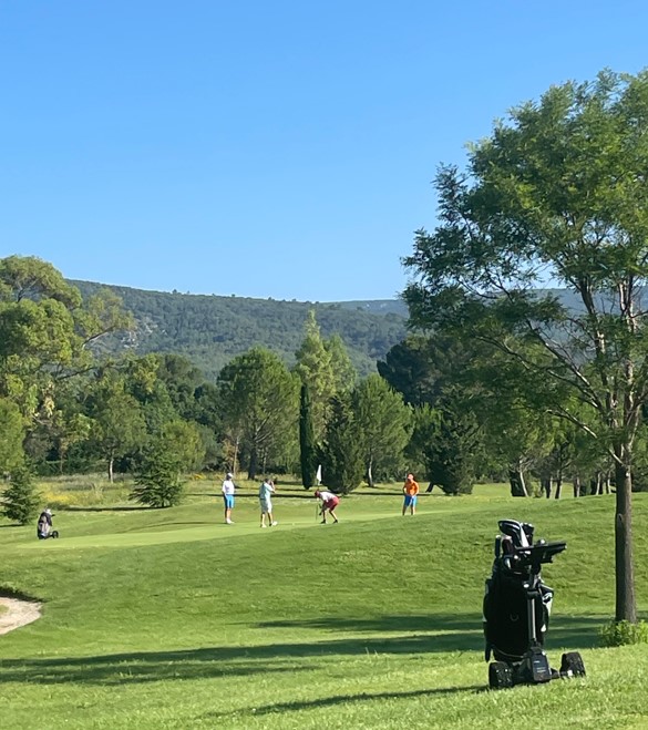 avec qui jouer au golf Golf Sainte Baume