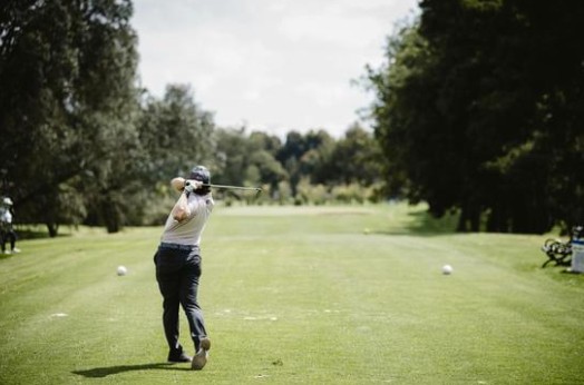 Les conseils de Thomas : le forwardpress pour un swing parfait - Open Golf Club