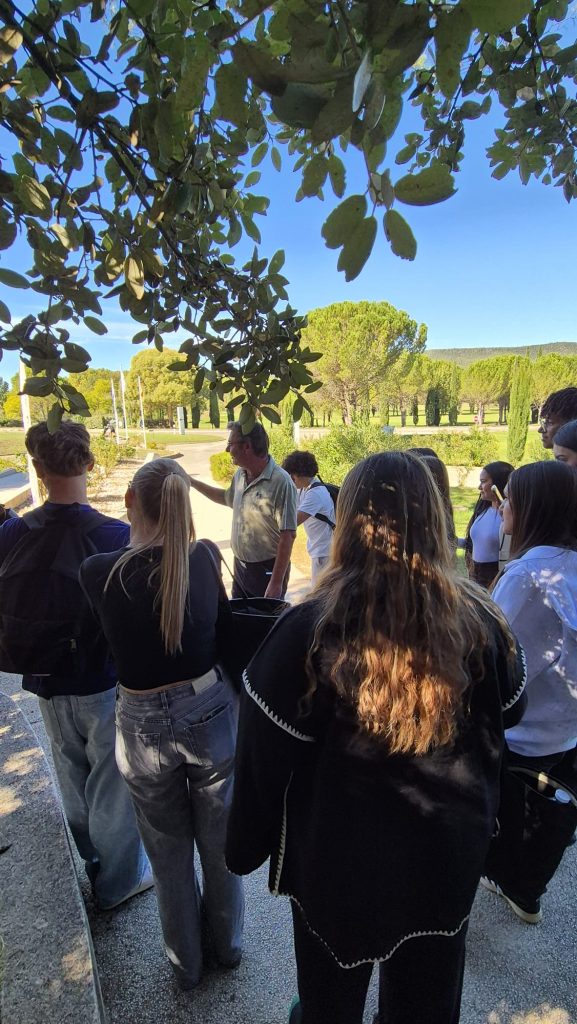 Au Golf Sainte Baume, une journée de transmission et de découverte pour les lycéens des métiers de l’accueil