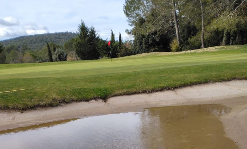 Pluies abondantes et sols vivants au Golf Sainte Baume
