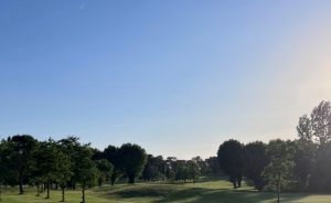 L’arrosage du golf : un geste essentiel pour la qualité du jeu, la préservation du parcours et de la biodiversité. - Open Golf Club